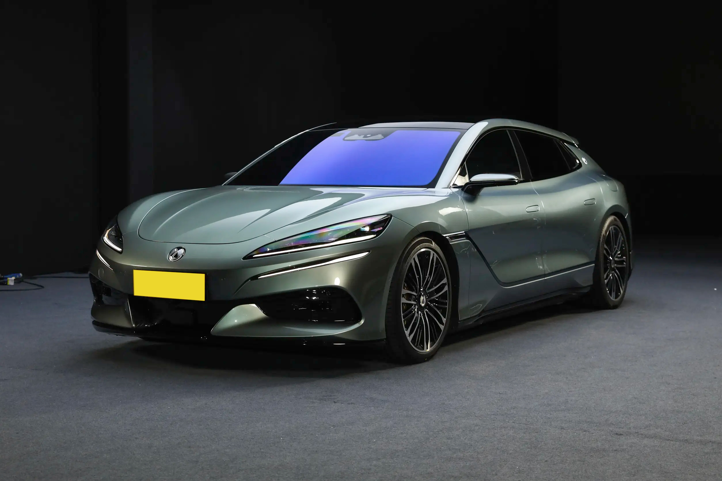 31d41ca5024f798375df611a00124362~2508x0